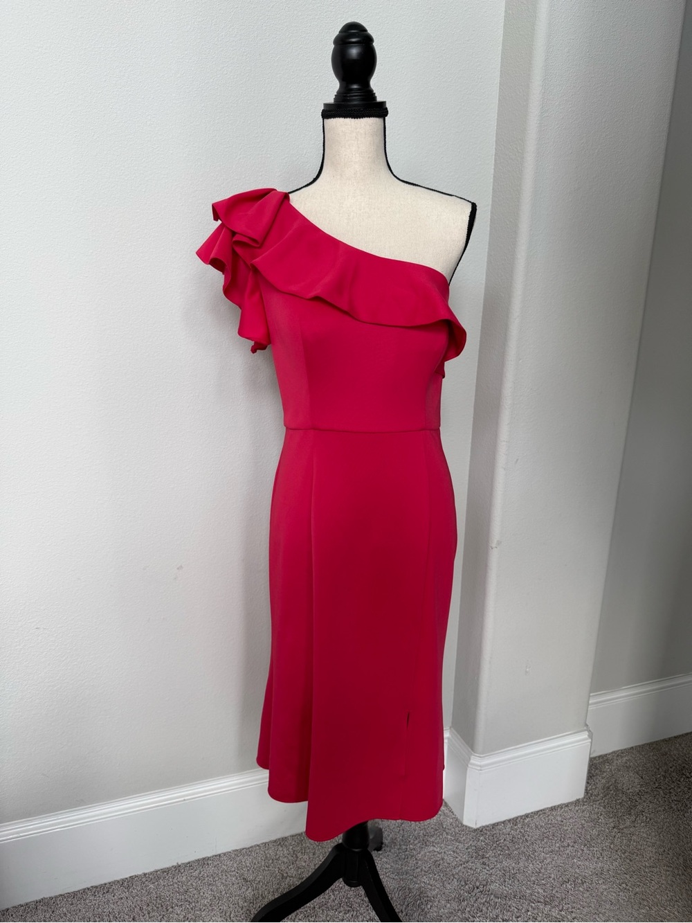 Rene Ruiz One-Shoulder Ruffle Midi Dress in Fuchsia Pink
